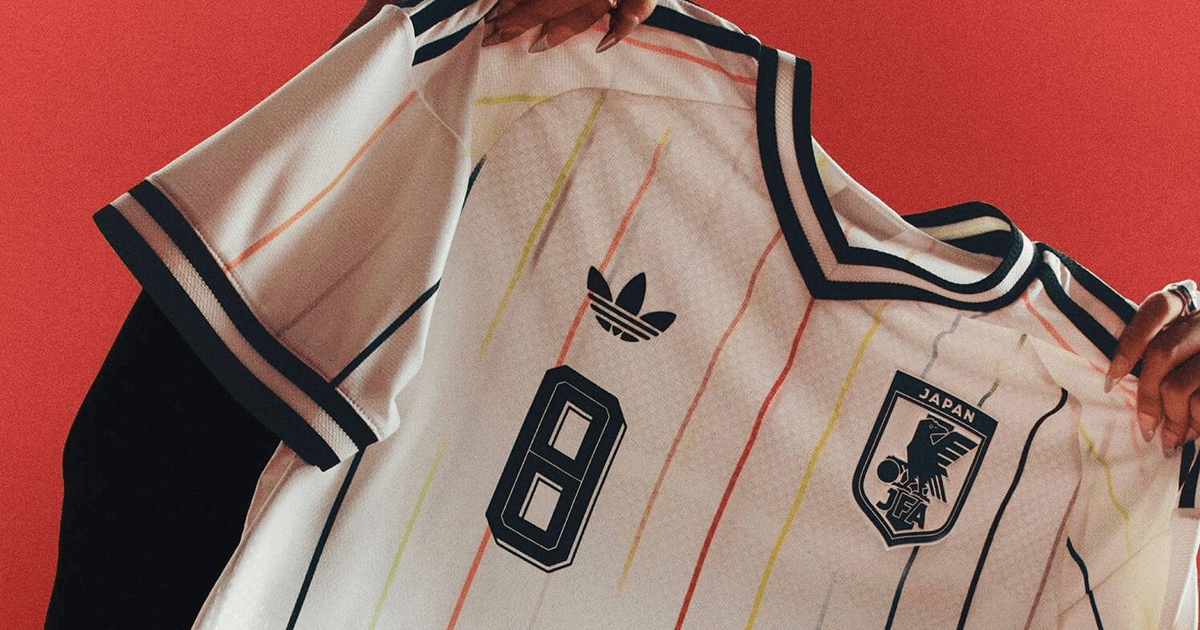 Camisa reserva do Japão na Copa 2026, sistema de 12 listras verticais representando os jogadores e a torcida