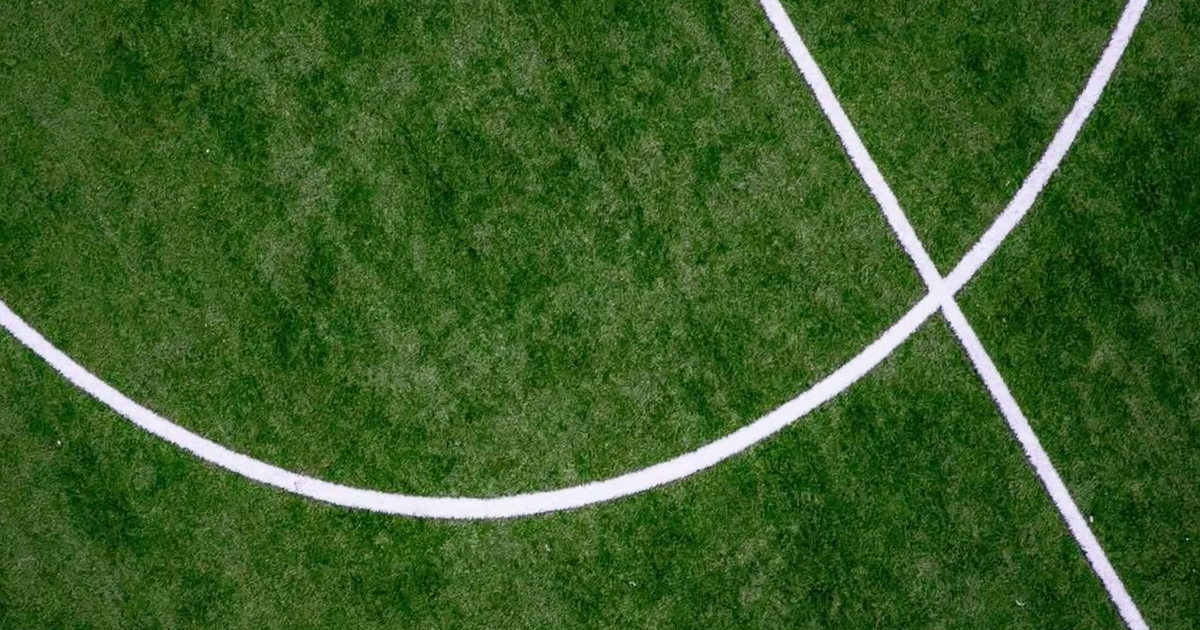 Sistema de identidade visual da Copa do Mundo 2026, linhas de campo de futebol vistas de cima